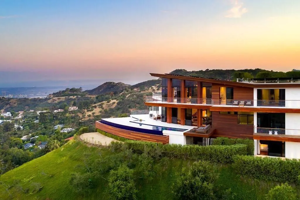 Modern Villa With Unmatched Skyline Views location