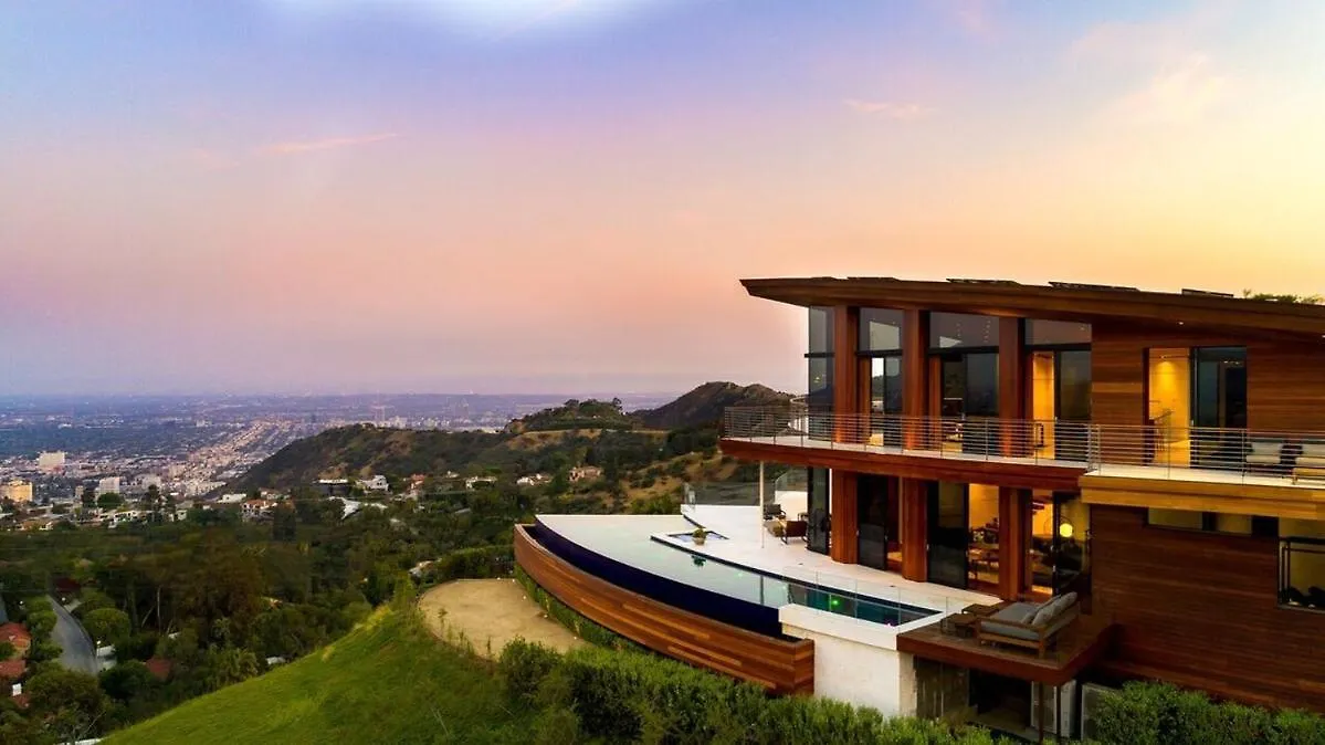 Modern Villa With Unmatched Skyline Views Los Angeles