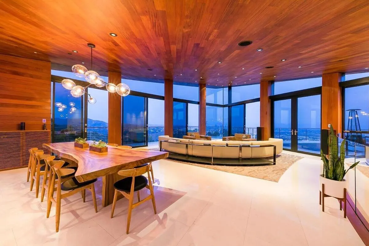 Modern Villa With Unmatched Skyline Views Los Angeles Holiday home