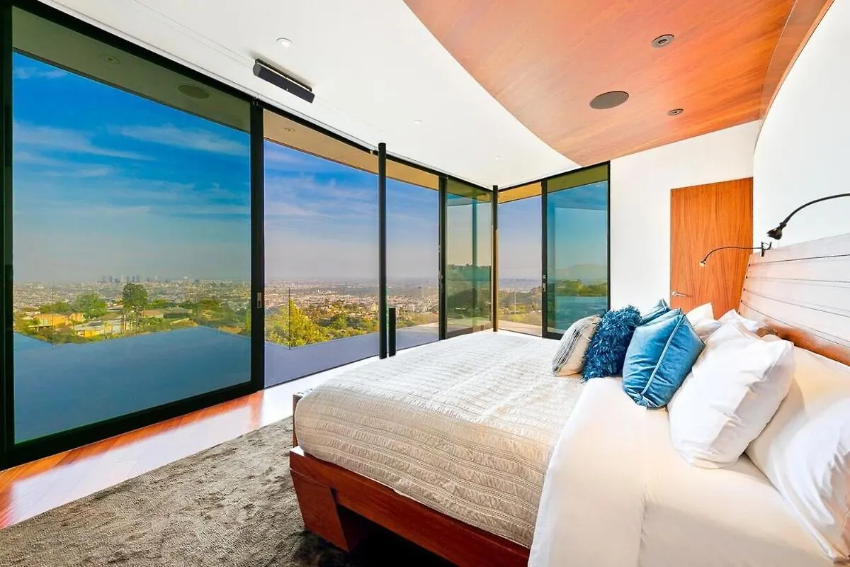 Modern Villa With Unmatched Skyline Views Los Angeles