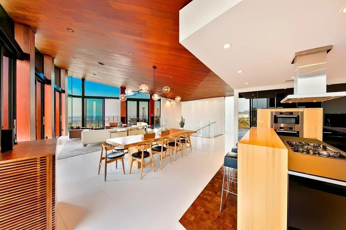 Modern Villa With Unmatched Skyline Views Los Angeles