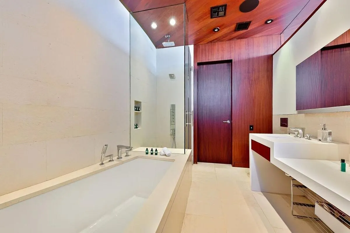 Modern Villa With Unmatched Skyline Views Los Angeles United States