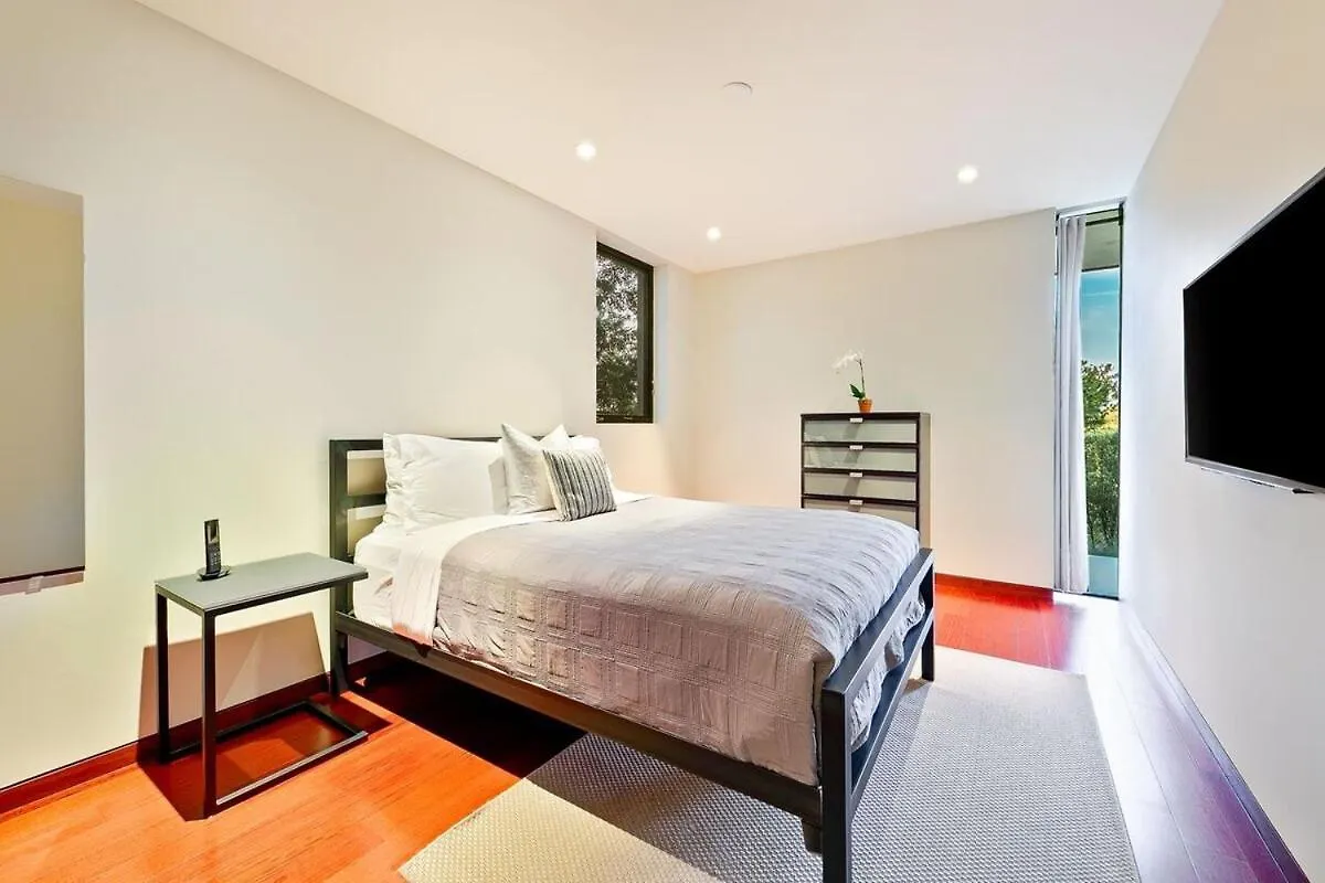 Modern Villa With Unmatched Skyline Views Los Angeles 0*,