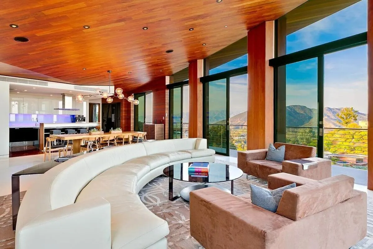 Modern Villa With Unmatched Skyline Views Los Angeles