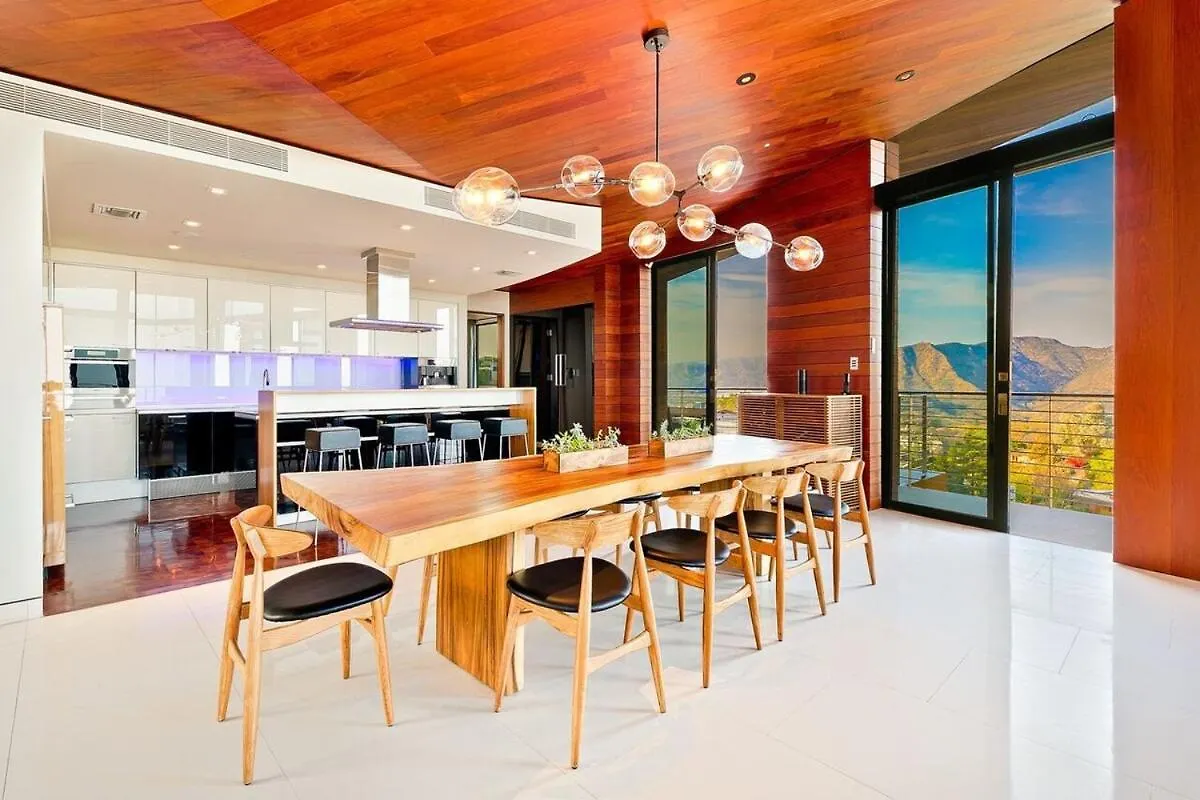 Modern Villa With Unmatched Skyline Views Los Angeles